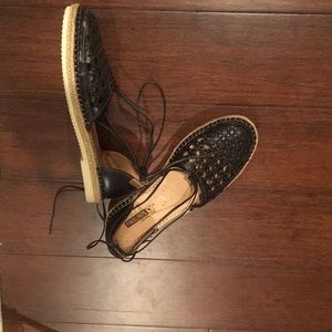 Pikolinos flats, size 40.